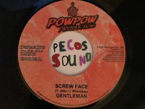 Hud-2 vinyl photos 4499