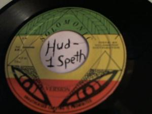 Hud-2 vinyl photos 470