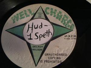 Hud-2 vinyl photos 756