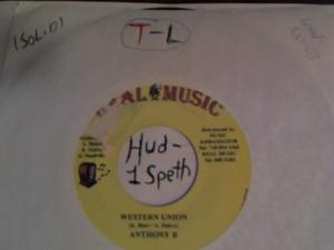 Hud-2 vinyl photos 792