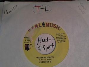 Hud-2 vinyl photos 809